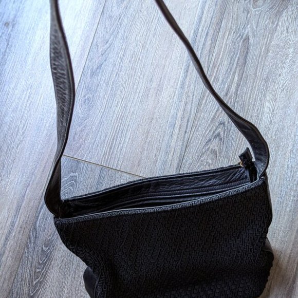 VINTAGE Leather & Woven Fabric Purse Black Shoulder Bag Whimsygoth Mesh 90s - Picture 3 of 10